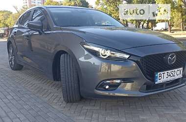 Хетчбек Mazda 3 2017 в Миколаєві