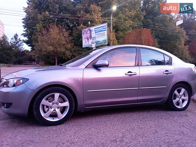 Седан Mazda 3 2004 в Чернівцях