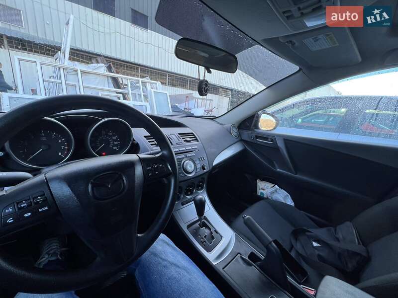 Седан Mazda 3 2011 в Кременчуці