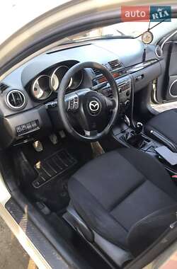 Седан Mazda 3 2007 в Жовтих Водах