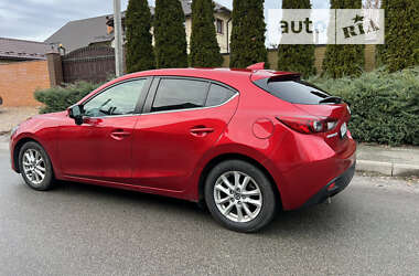 Седан Mazda 3 2015 в Киеве