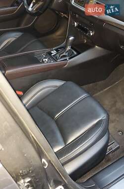 Седан Mazda 3 2016 в Киеве