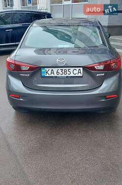 Седан Mazda 3 2016 в Киеве