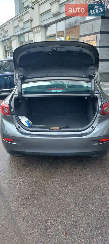 Седан Mazda 3 2016 в Киеве