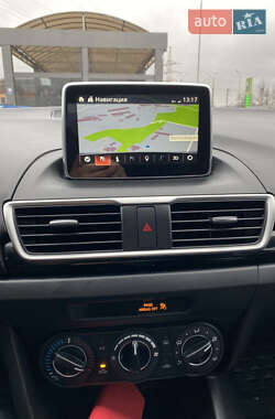Седан Mazda 3 2016 в 
