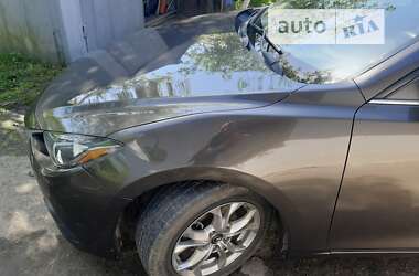 Седан Mazda 3 2015 в 