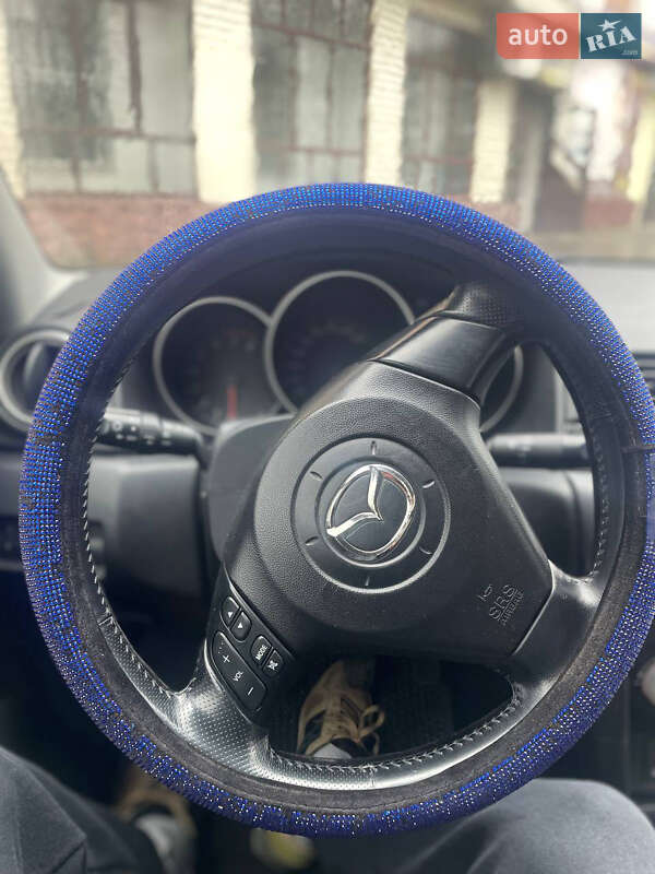 Седан Mazda 3 2004 в Нововолынске