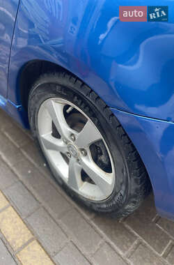 Седан Mazda 3 2004 в Нововолынске