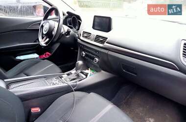 Седан Mazda 3 2018 в Киеве