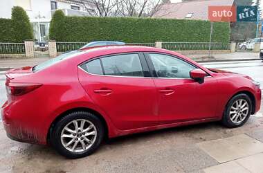 Седан Mazda 3 2018 в Киеве