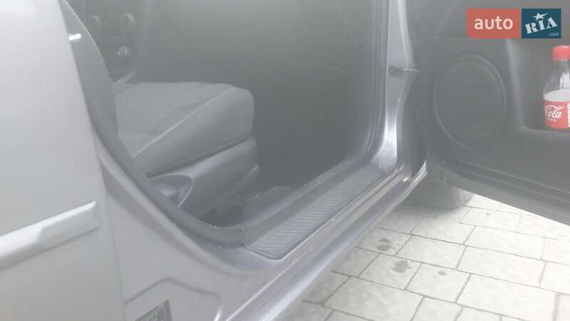 Хэтчбек Mazda 3 2005 в Новояворовске