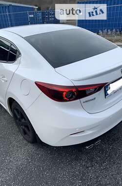 Седан Mazda 3 2015 в Кривом Роге