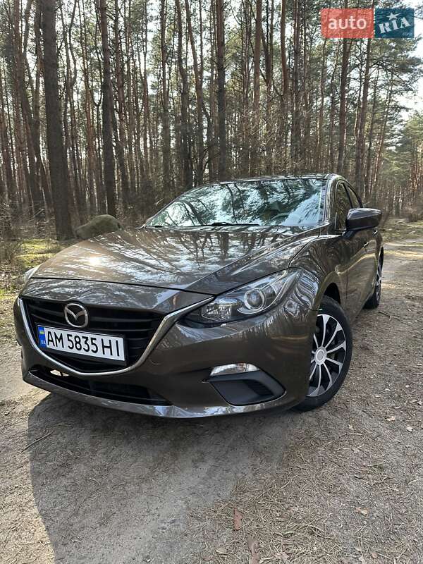 Седан Mazda 3 2016 в Звягелі