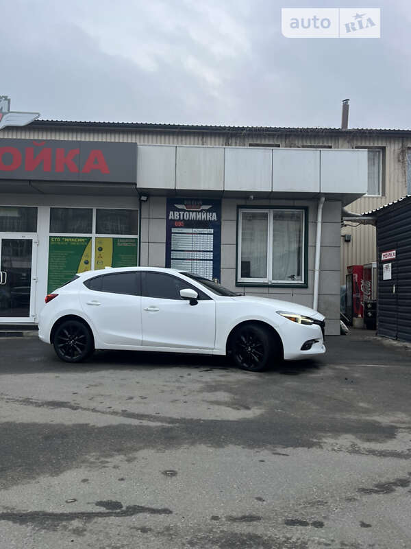 Хэтчбек Mazda 3 2017 в Харькове