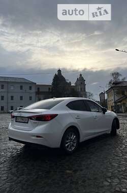 Седан Mazda 3 2015 в Луцьку