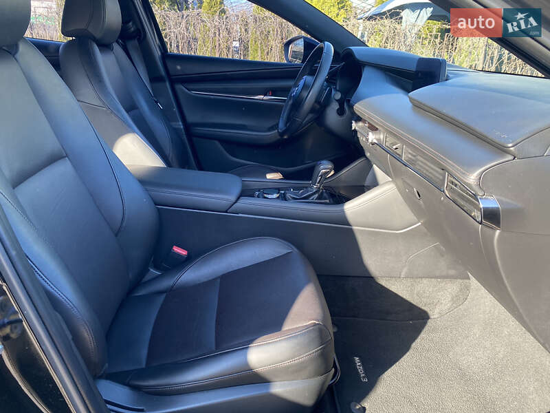 Хэтчбек Mazda 3 2018 в Киеве фото 12 Хэтчбек Mazda 3 2018 в Киеве