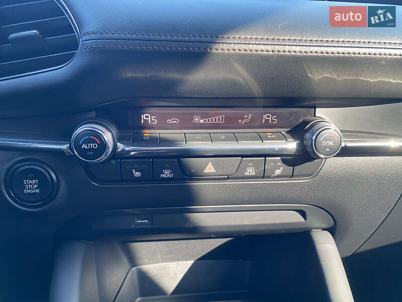 Хэтчбек Mazda 3 2018 в Киеве фото 23 Хэтчбек Mazda 3 2018 в Киеве