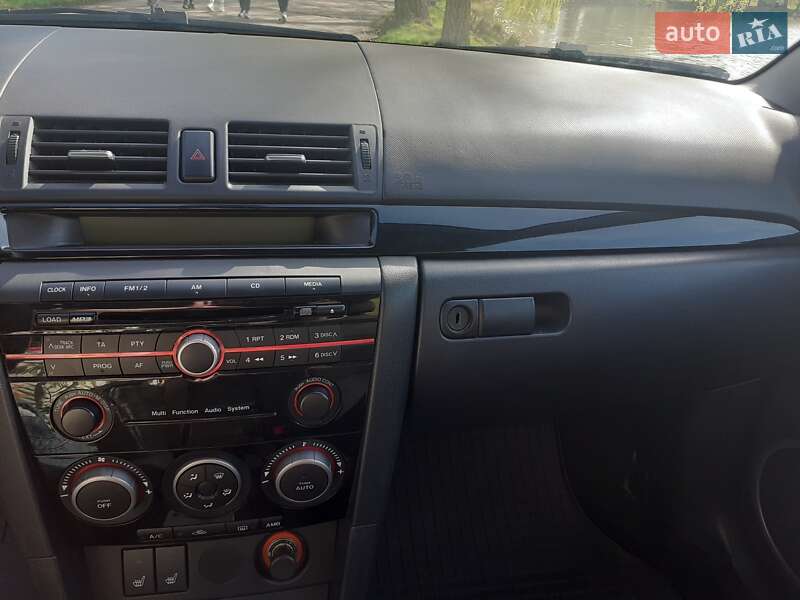 Хетчбек Mazda 3 2008 в Рівному