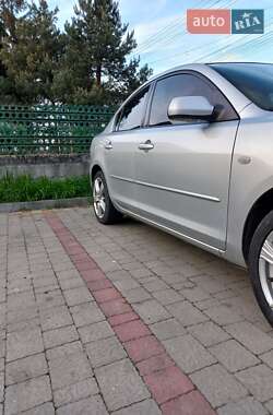 Седан Mazda 3 2007 в Ужгороді