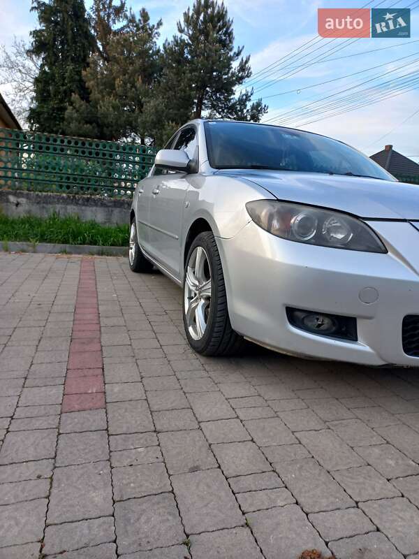 Седан Mazda 3 2007 в Ужгороді