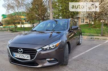 Седан Mazda 3 2016 в Луцьку