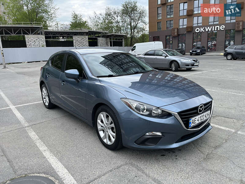 Хэтчбек Mazda 3 2016 в Днепре