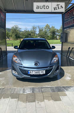 Седан Mazda 3 2009 в Яремче