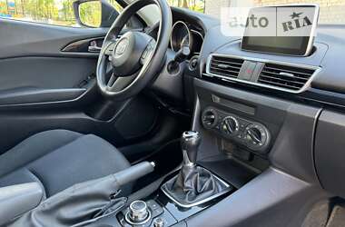 Седан Mazda 3 2016 в Каменском