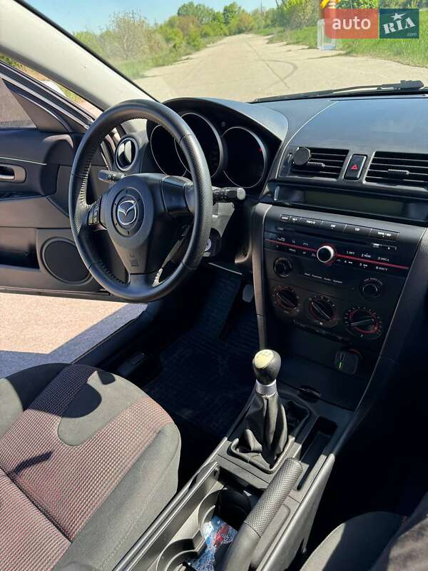 Хетчбек Mazda 3 2004 в Миронівці