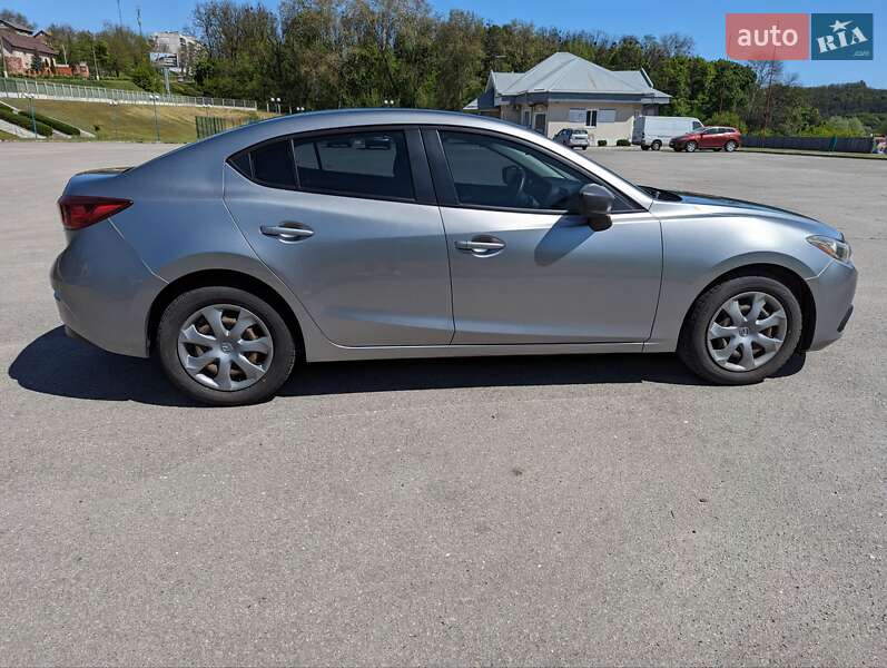 Седан Mazda 3 2014 в Обухове