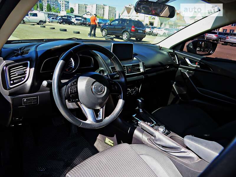 Седан Mazda 3 2015 в Черкассах
