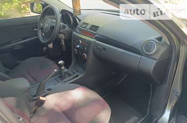 Хэтчбек Mazda 3 2004 в Кривом Роге