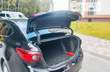 Седан Mazda 3 2016 в Тернополе