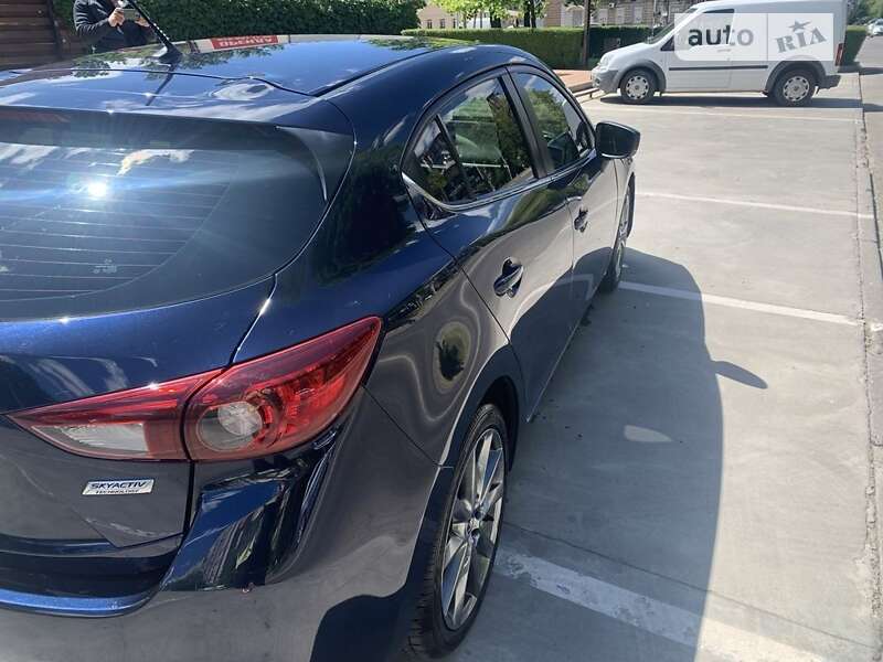 Хэтчбек Mazda 3 2018 в Днепре
