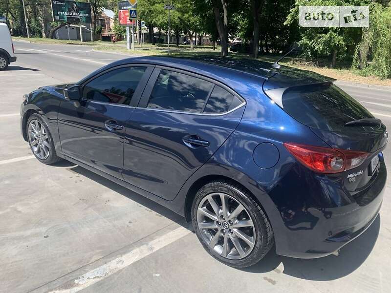 Хэтчбек Mazda 3 2018 в Днепре
