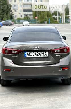 Седан Mazda 3 2015 в Павлограде