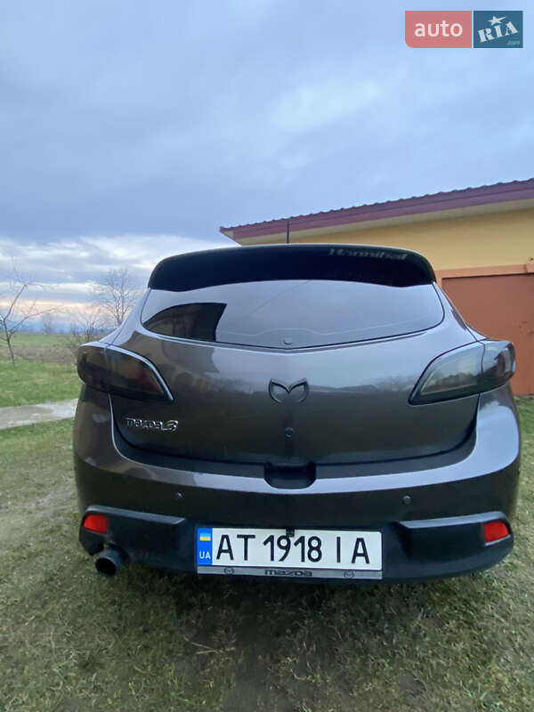 Хэтчбек Mazda 3 2009 в Надворной