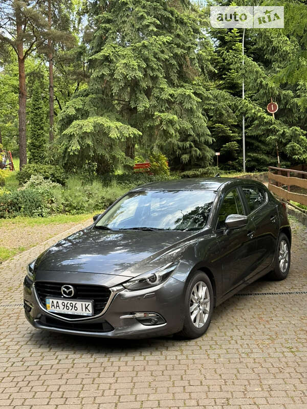 Хетчбек Mazda 3 2018 в Ужгороді