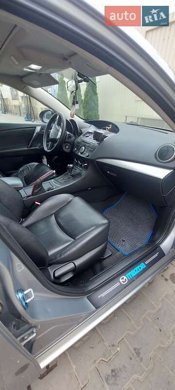 Седан Mazda 3 2012 в Одесі