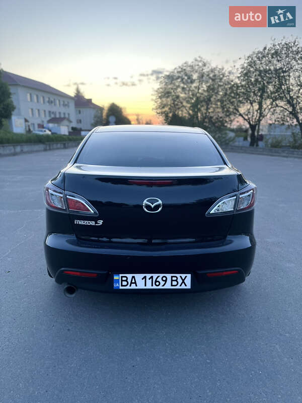 Седан Mazda 3 2010 в Тернополе