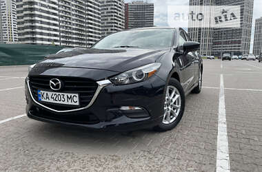 Седан Mazda 3 2018 в Киеве