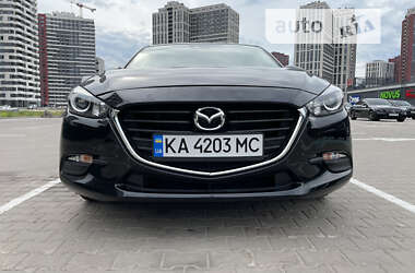 Седан Mazda 3 2018 в Киеве