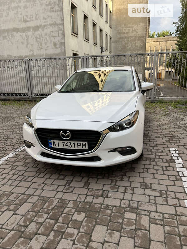 Седан Mazda 3 2018 в Черкасах