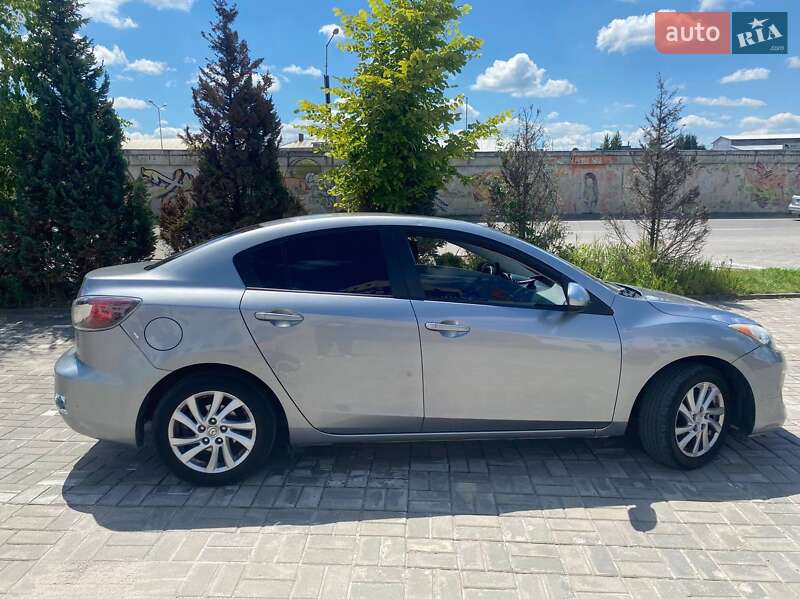 Седан Mazda 3 2012 в Львове