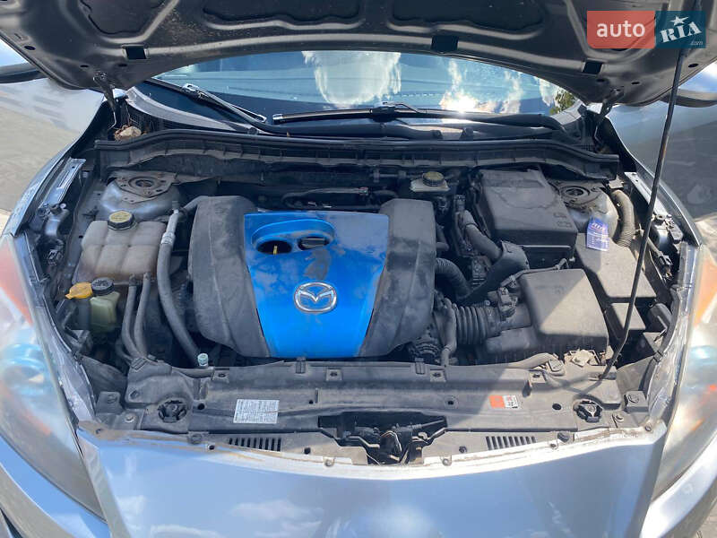 Седан Mazda 3 2012 в Львове