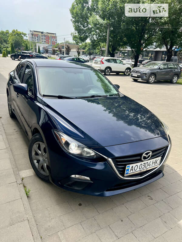 Седан Mazda 3 2014 в Ужгороді