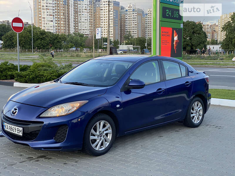 Седан Mazda 3 2013 в Киеве