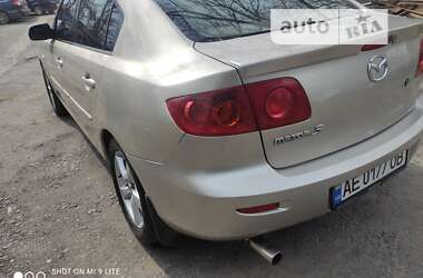 Седан Mazda 3 2004 в Днепре