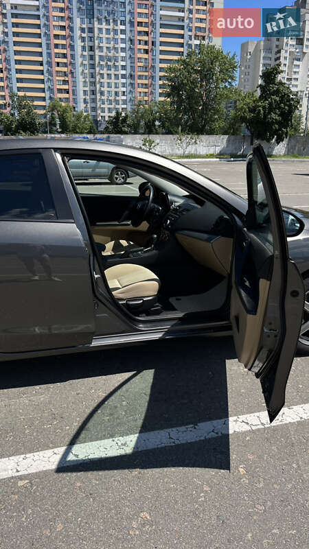 Седан Mazda 3 2010 в Києві