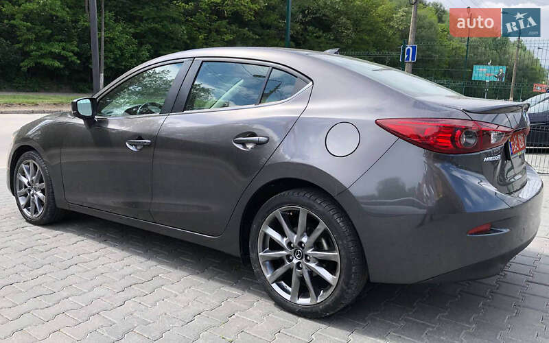 Седан Mazda 3 2018 в Черновцах
